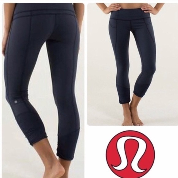Lululemon Blue Ruched practice daily Crop Leggings 8 - Picture 5 of 12